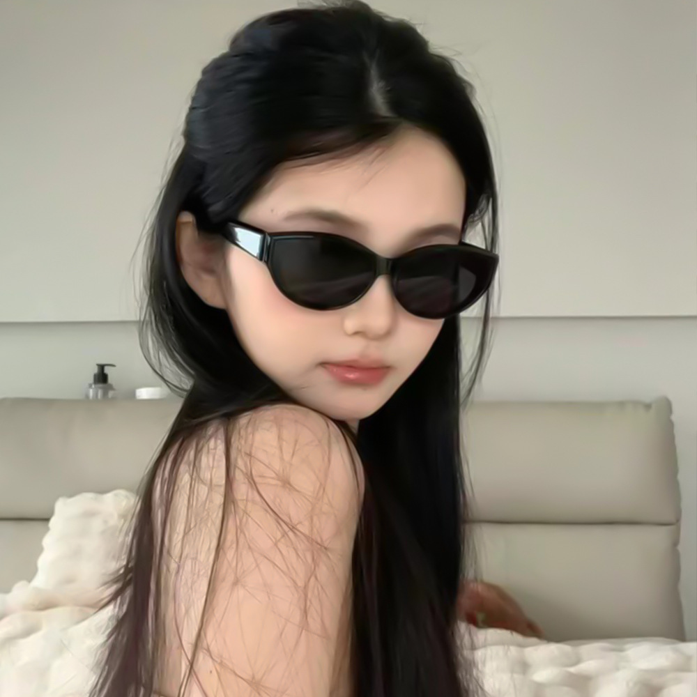 新款欧美猫眼墨镜女网红同款高级感显脸小防紫外线防晒偏光太阳镜